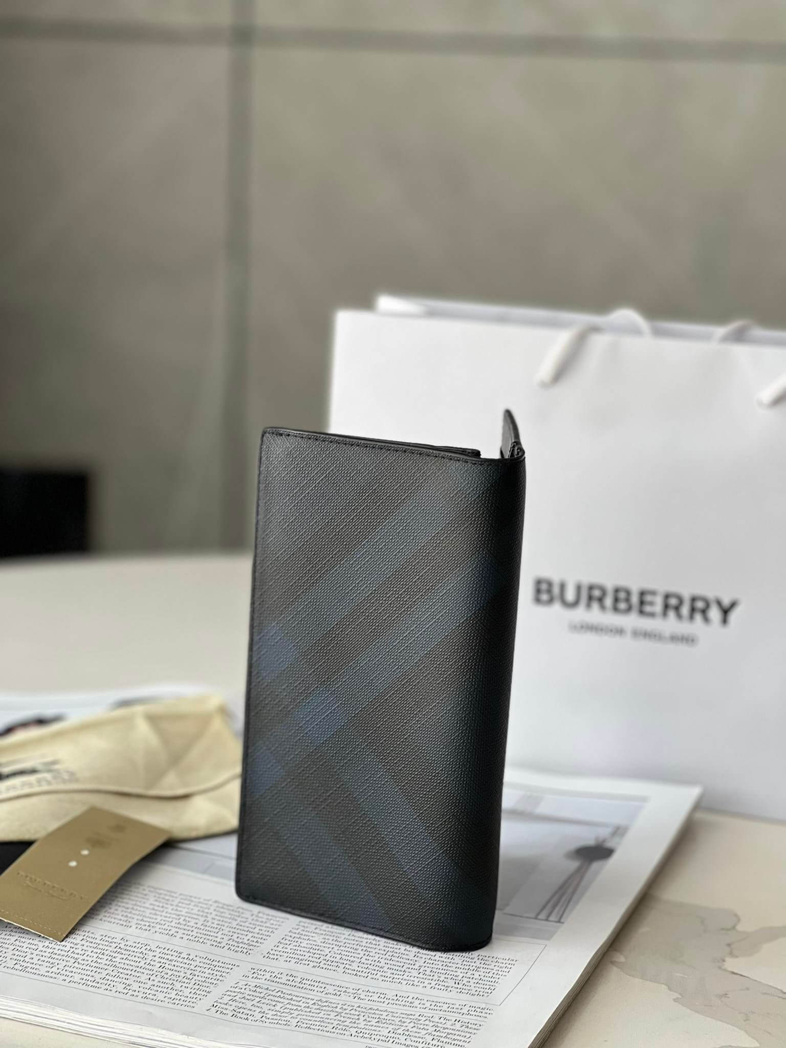 VÍ BURBERRY 39961811