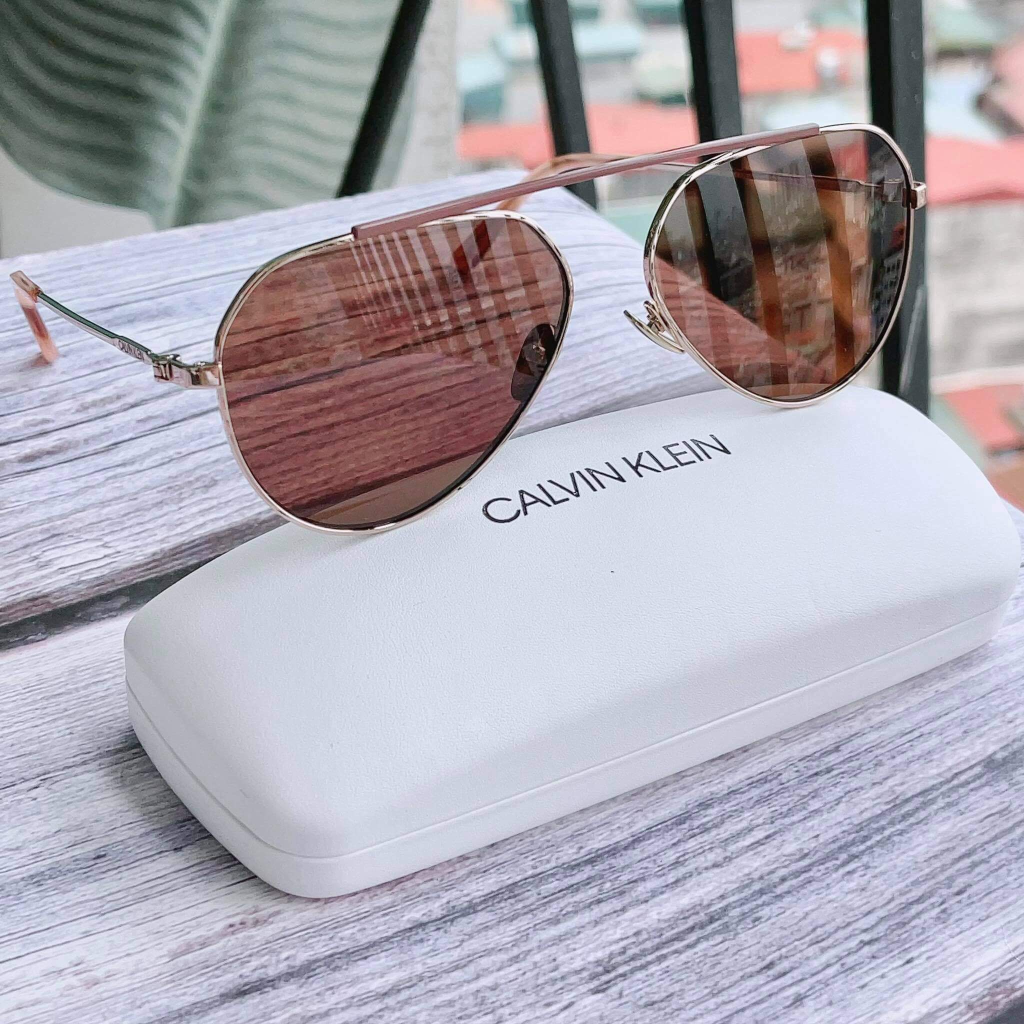 Kính mắt Calvin Klein CK19147S 780