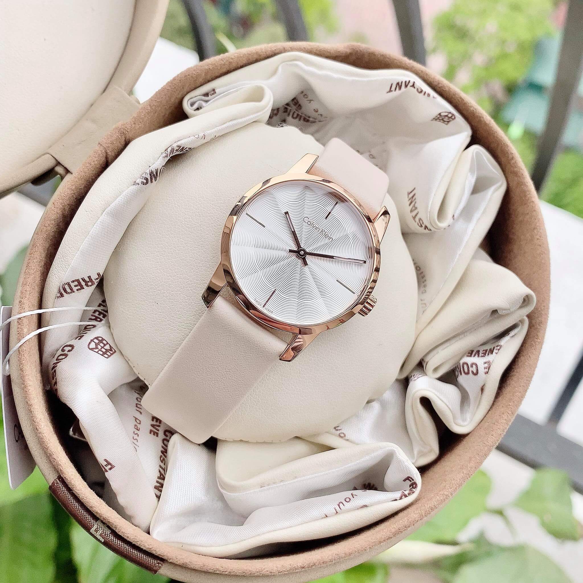 ĐỒNG HỒ NỮ CALVIN KLEIN CITY QUARTZ BEIGE K2G236X6 31MM