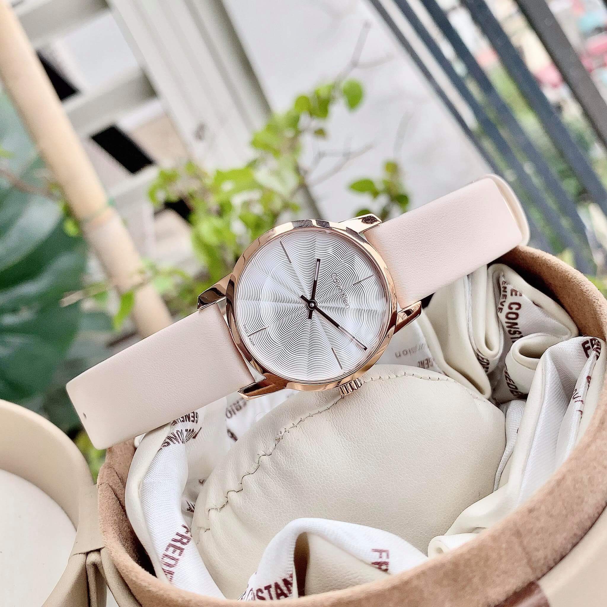 ĐỒNG HỒ NỮ CALVIN KLEIN CITY QUARTZ BEIGE K2G236X6 31MM