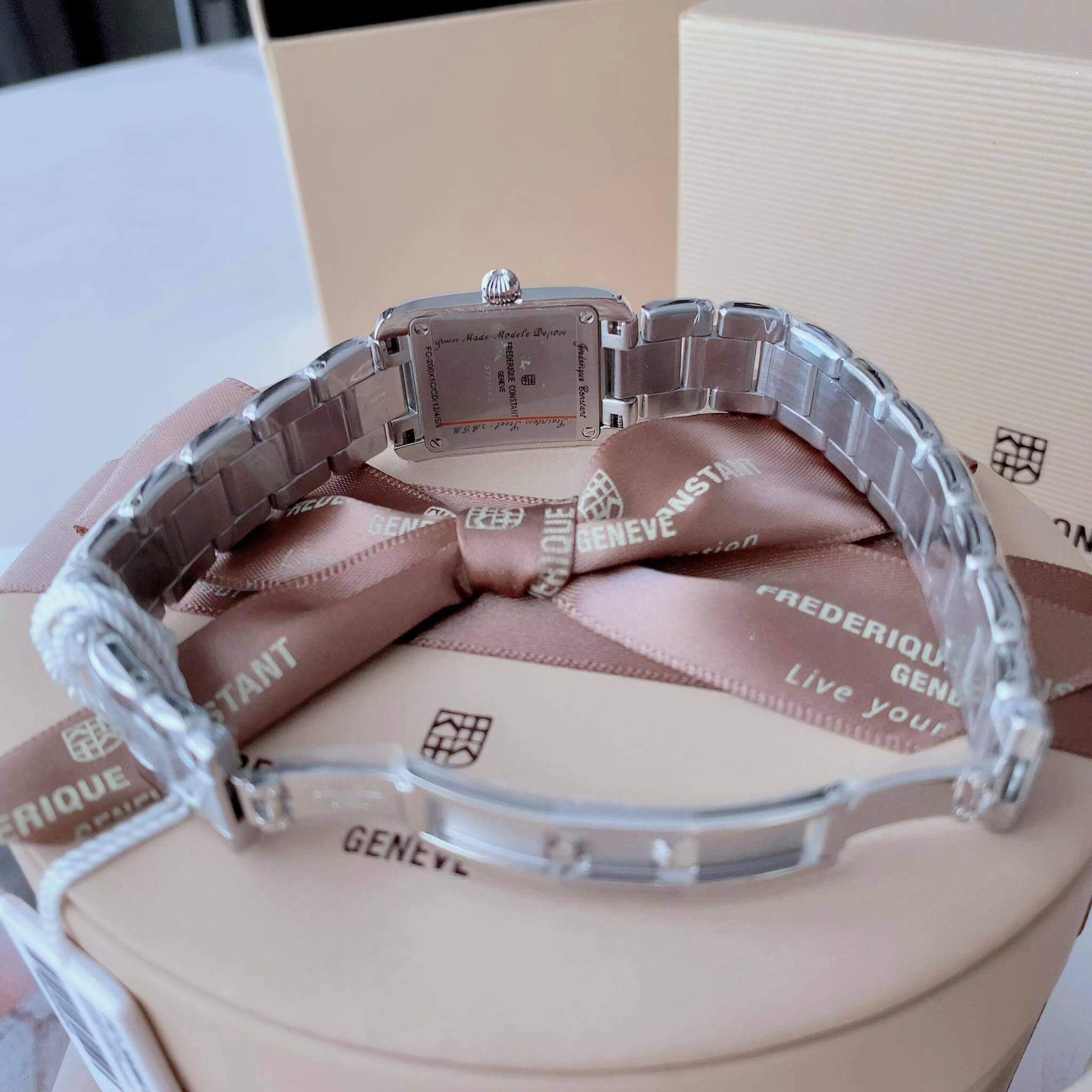 ĐỒNG HỒ NỮ FREDERIQUE CONSTANT FC-200MCD16B CLASSICS CARREE DIAMOND