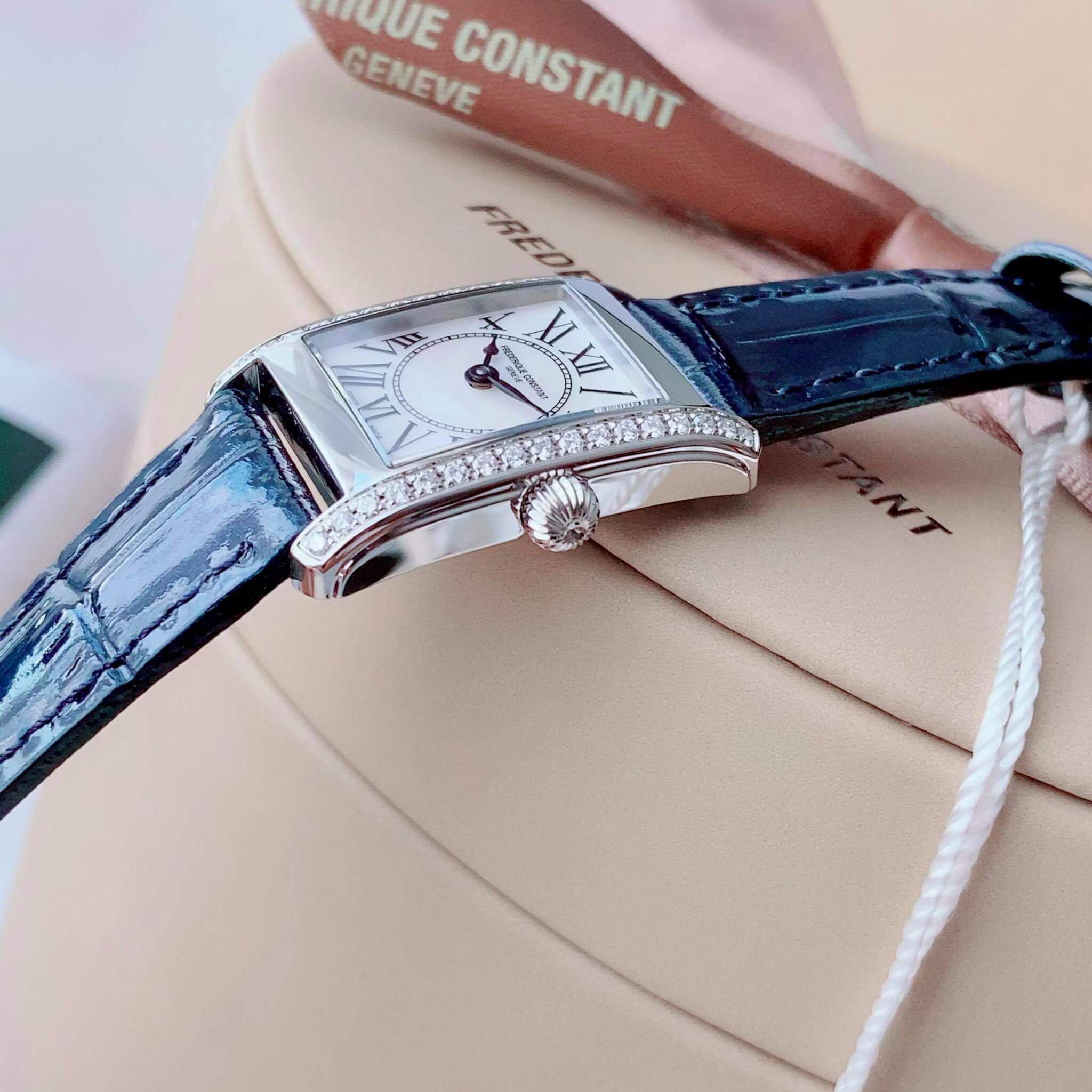 ĐỒNG HỒ NỮ FREDERIQUE CONSTANT FC-200MPWCD16 CLASSICS CARREE DIAMOND