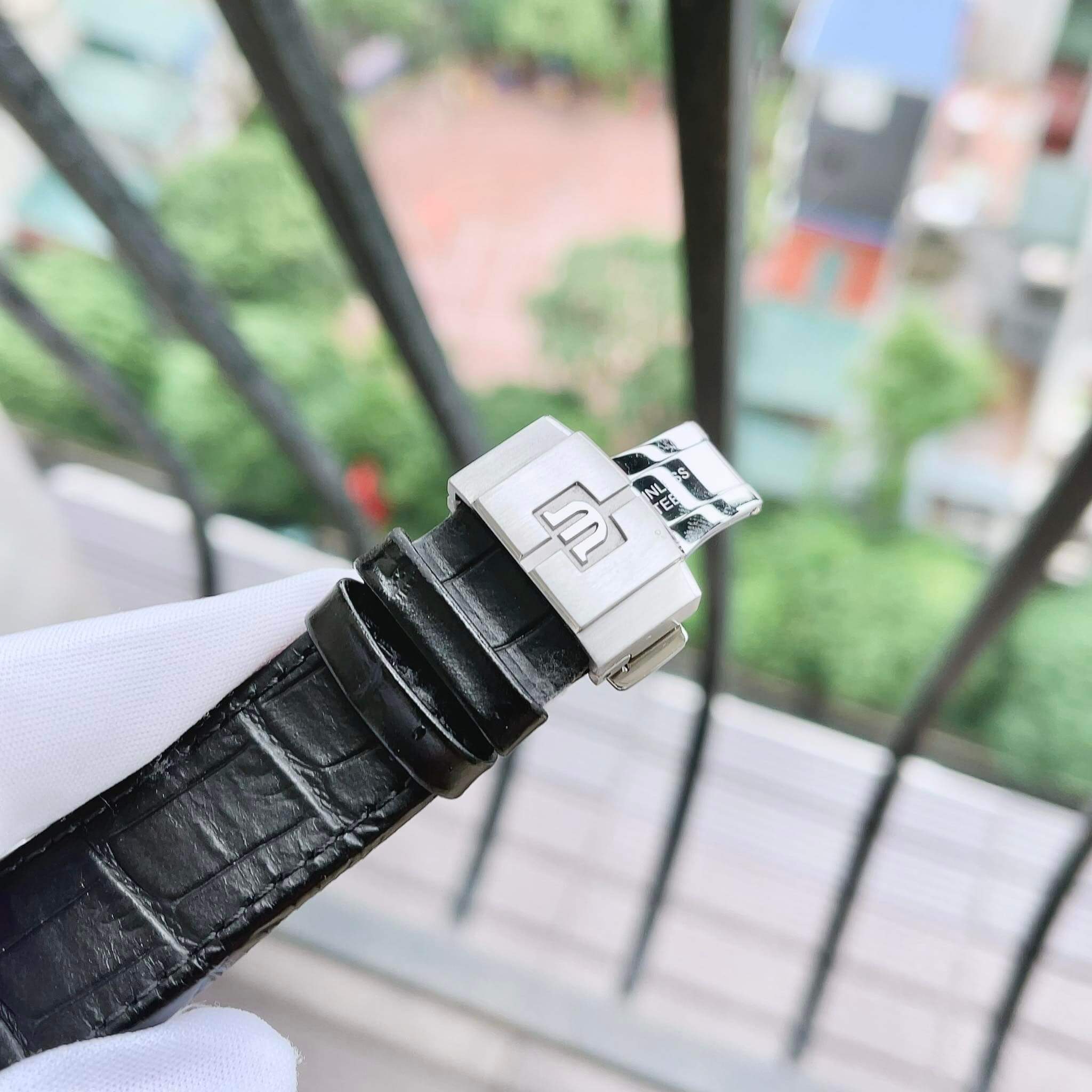 ĐỒNG HỒ NAM MAURICE LACROIX AI6038-SS001-330-1 AIKON AUTOMATIC DÂY DA