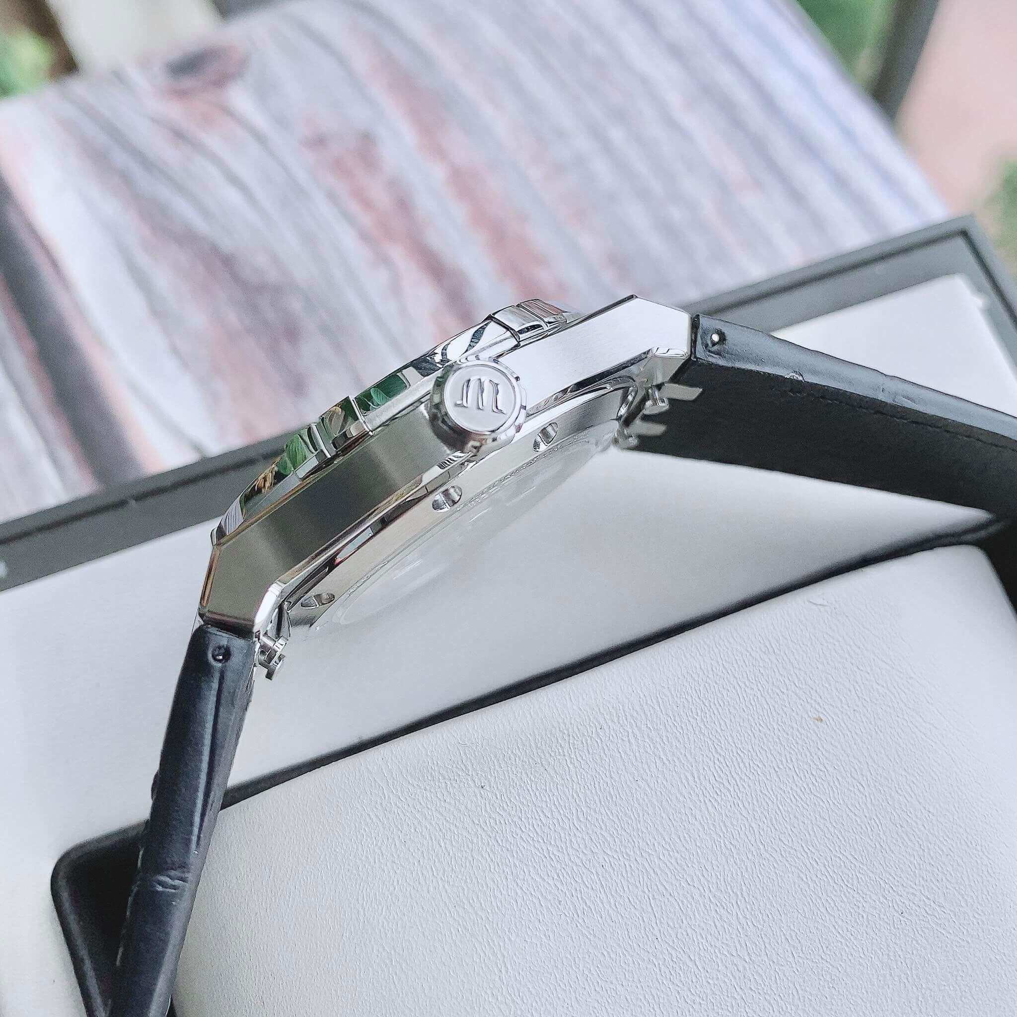 ĐỒNG HỒ MAURICE LACROIX AIKON BLACK AUTOMATIC AI6007-SS001-330-1 39MM