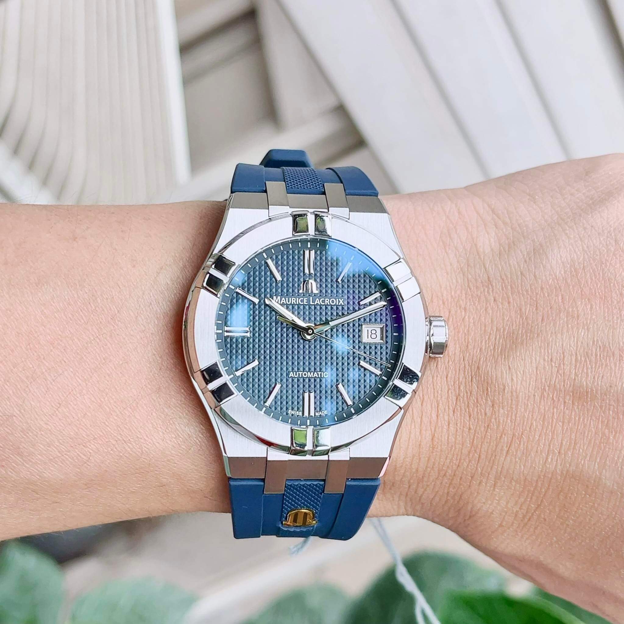 ĐỒNG HỒ MAURICE LACROIX AIKON AUTOMATIC 39MM AI6007-SS00B-430-4