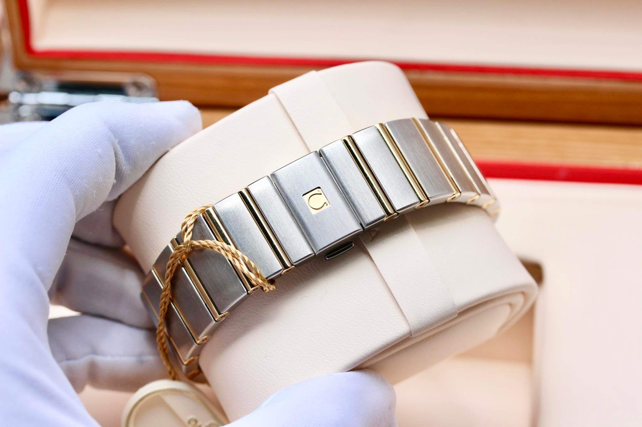 ĐỒNG HỒ OMEGA CONSTELLATION 123.20.38.21.08.002 WATCH