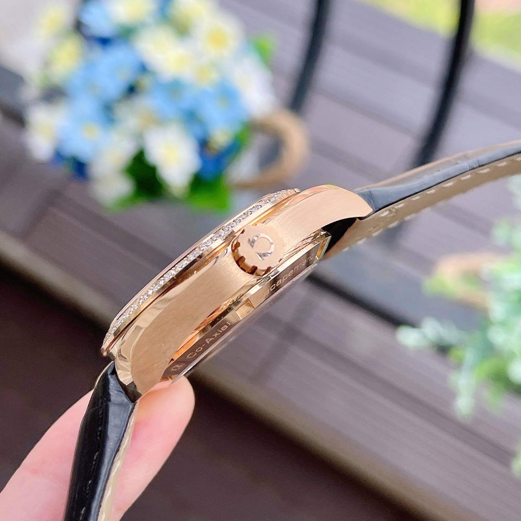 ĐỒNG HỒ OMEGA SEAMASTER AQUA TERRA JEWELLERY FULL VÀNG 18K VÀNH KIM CƯƠNG 231.58.39.21.51.001 (