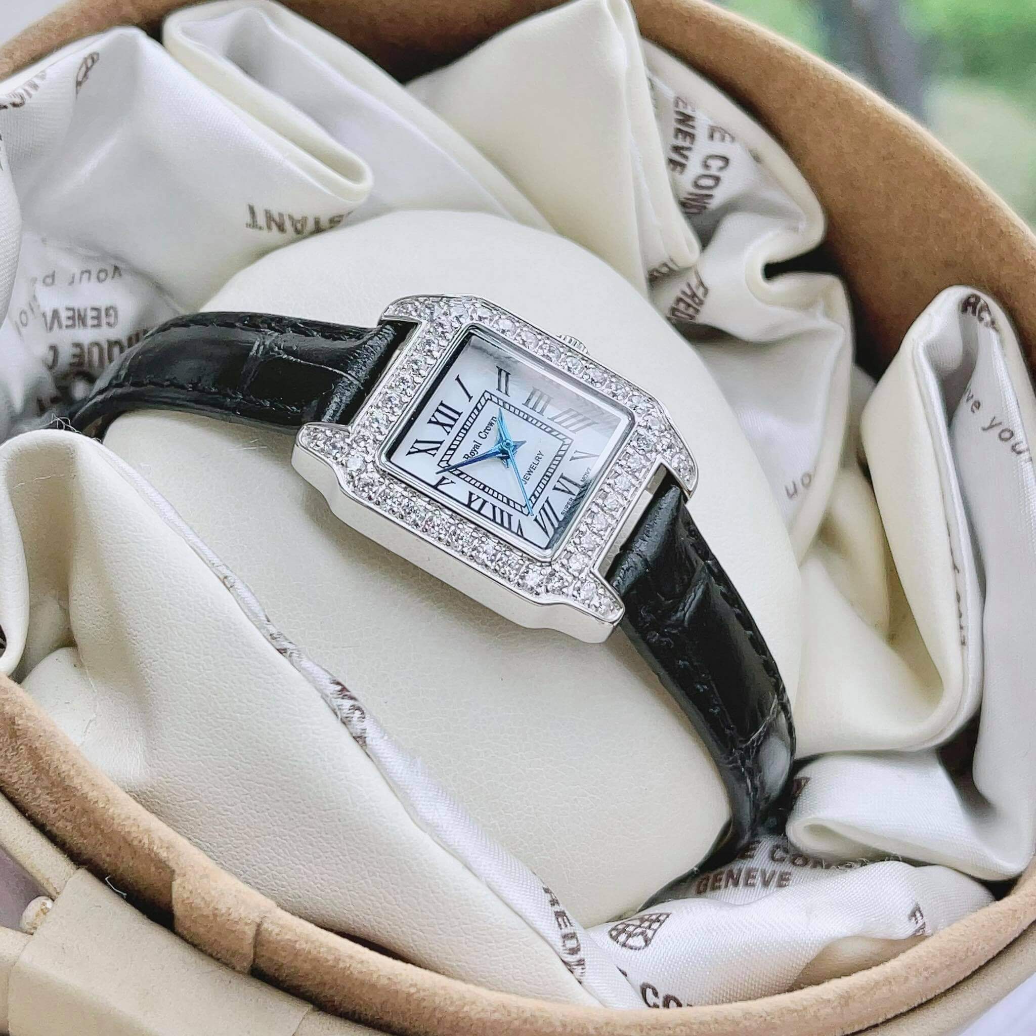 ĐỒNG HỒ NỮ ROYAL CROWN 6104M DÂY DA ĐEN