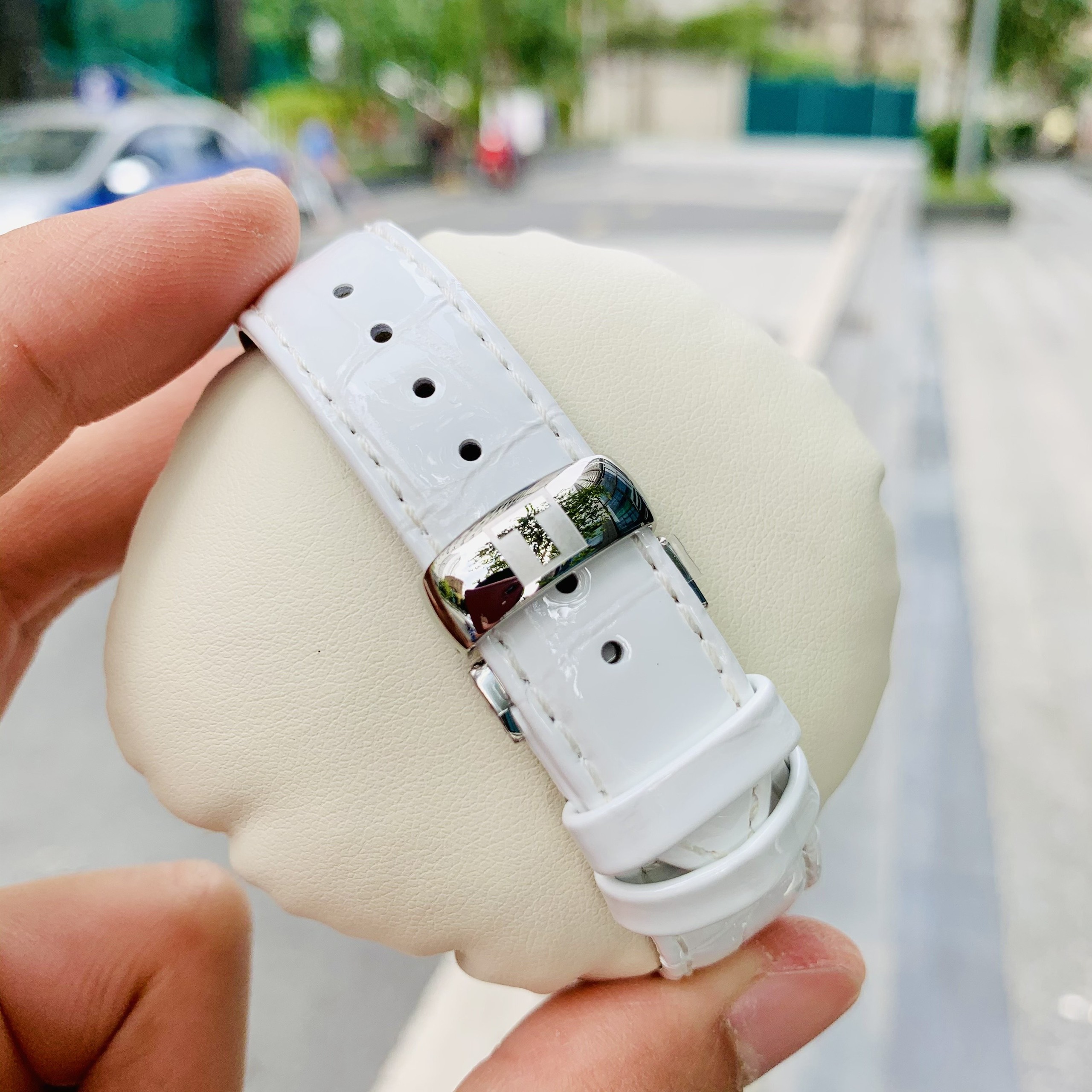 ĐỒNG HỒ NỮ TISSOT COUTURIER T035.210.16.031.00 (T0352101603100) 32MM