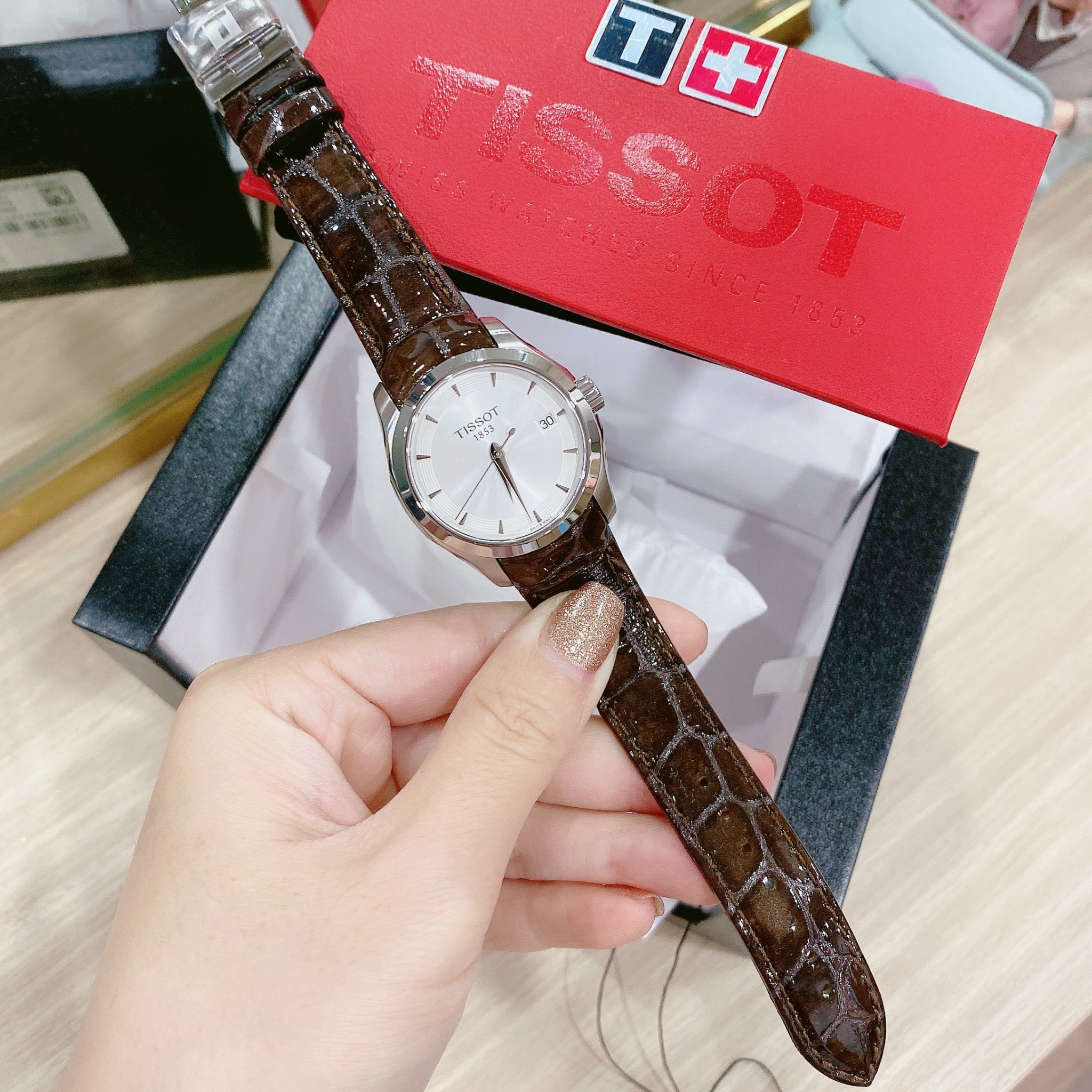 ĐỒNG HỒ NỮ ĐỒNG HỒ TISSOT COUTURIRE LADY T035.210.16.031.03 (T0352101603103)