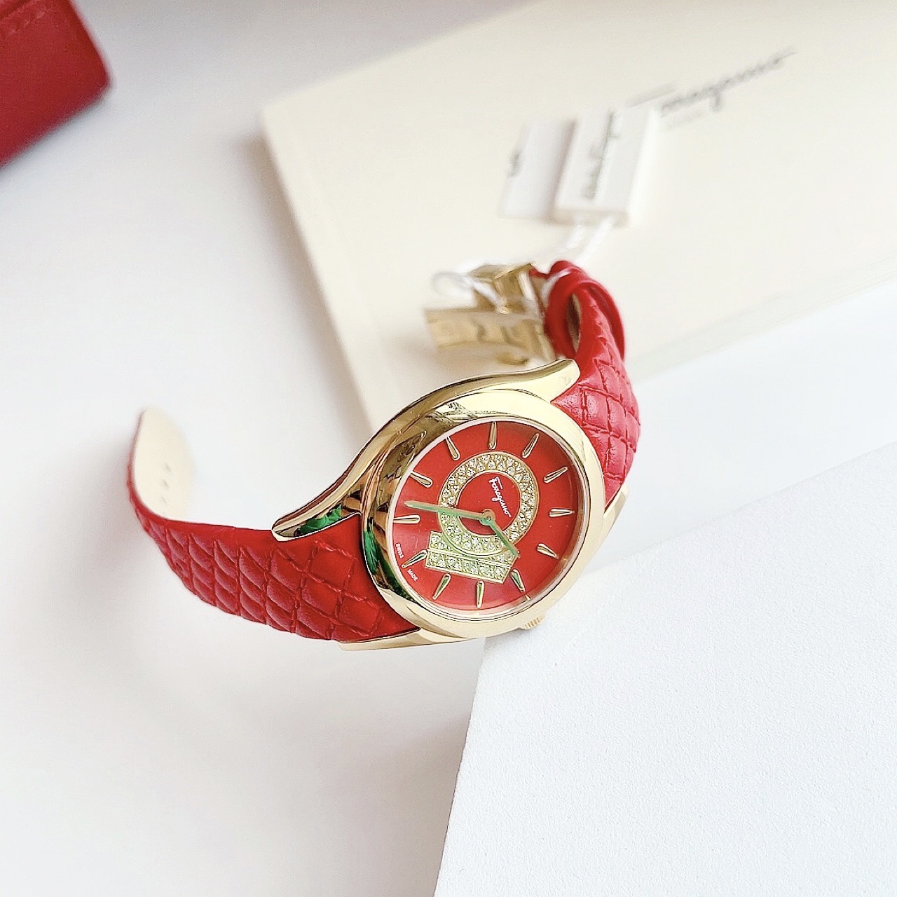 ĐỒNG HỒ NỮ SALVATORE FERRAGAMO FG4070014 LIRICA DIAMOND RED DIAL