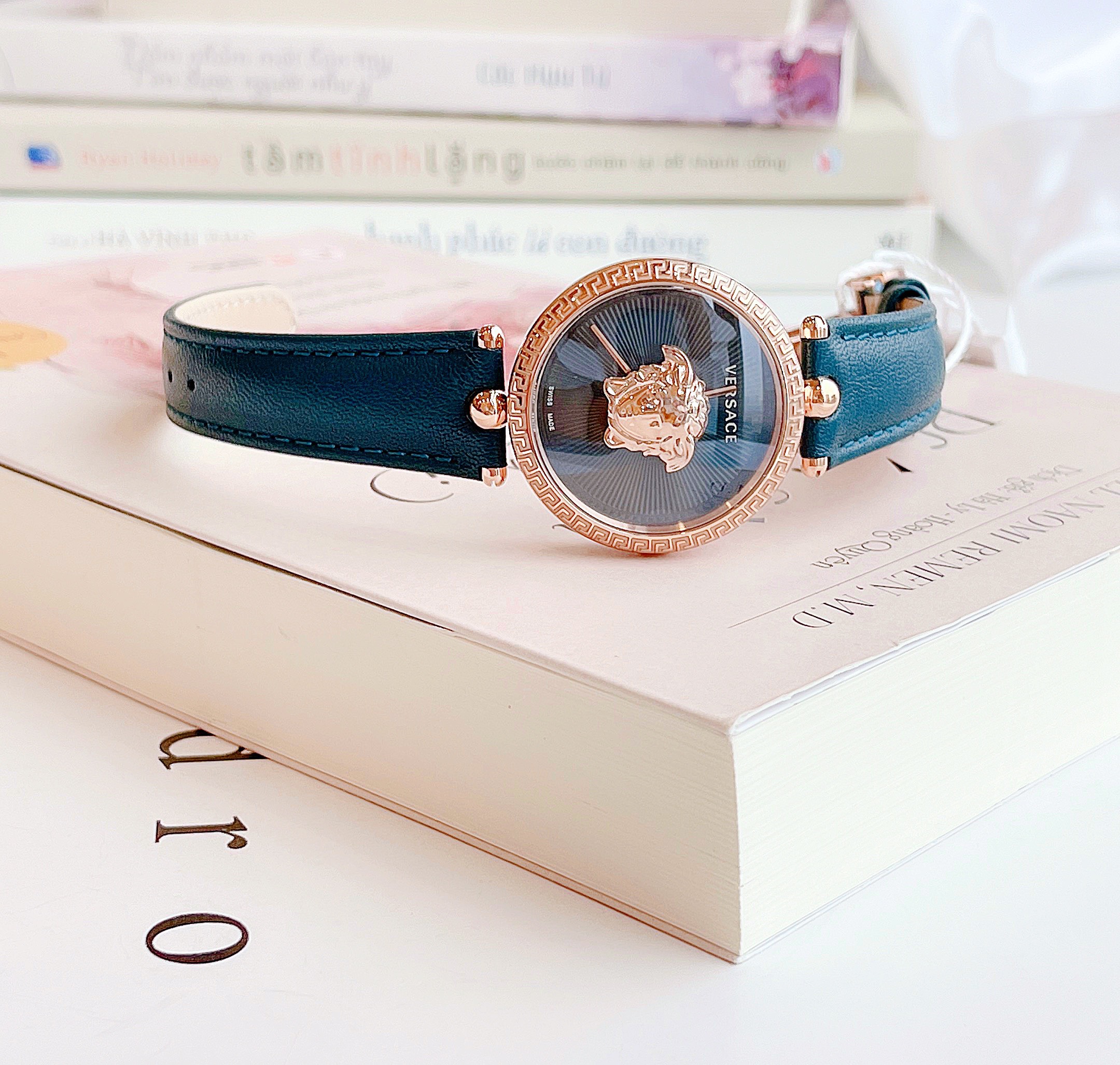 ĐỒNG HỒ NỮ VERSACE PALAZZO EMPIRE TEAL LEATHER WATCH 34MM VECQ00318