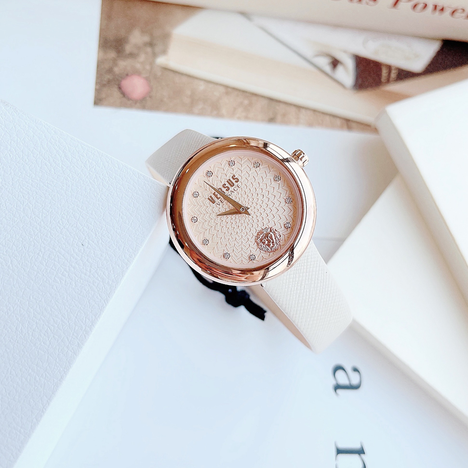 ĐỒNG HỒ NỮ VERSUS BY VERSACE VSPEN1220 LEA DIAMOND ROSE