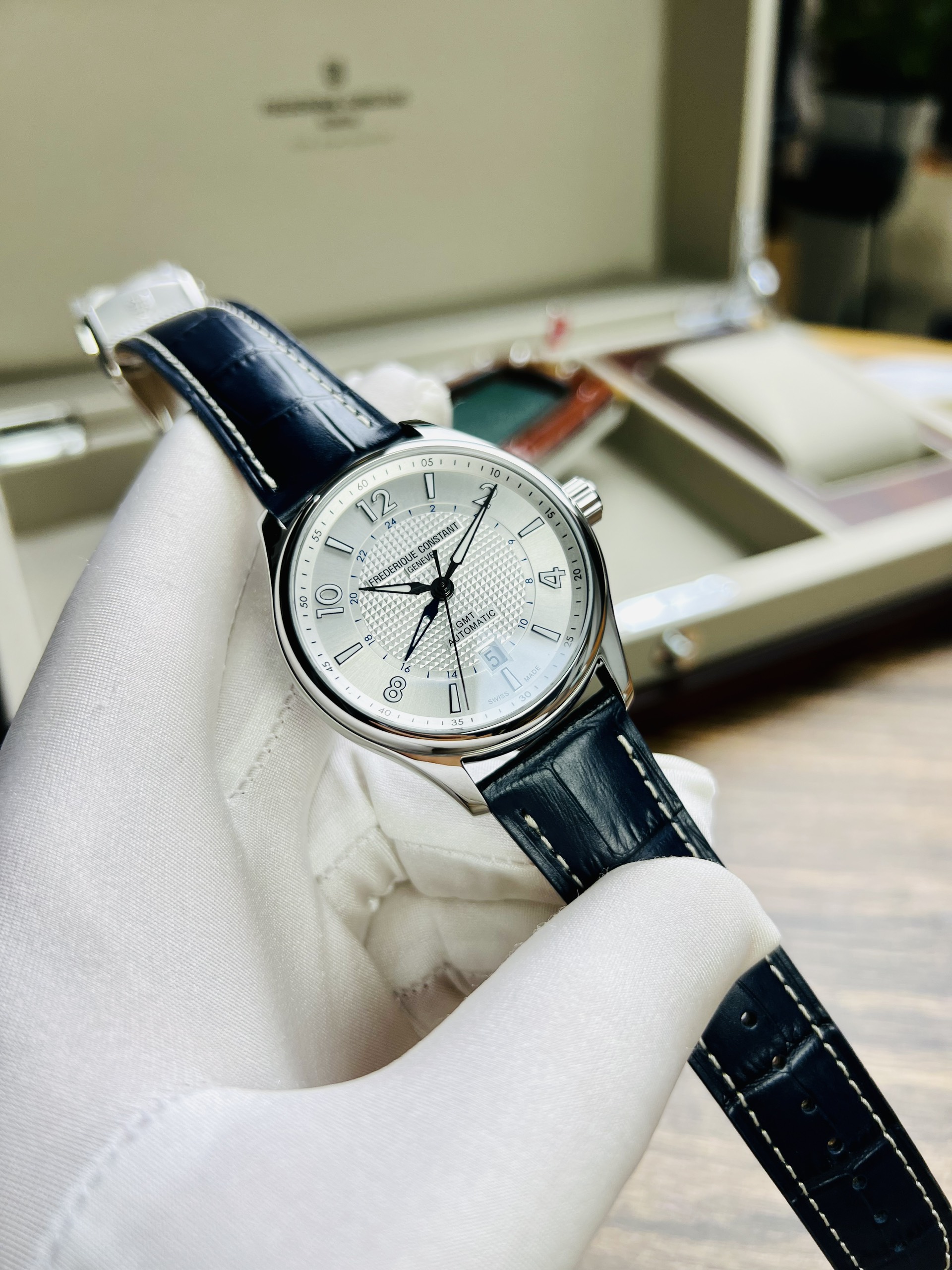 Frederique constant shop runabout gmt