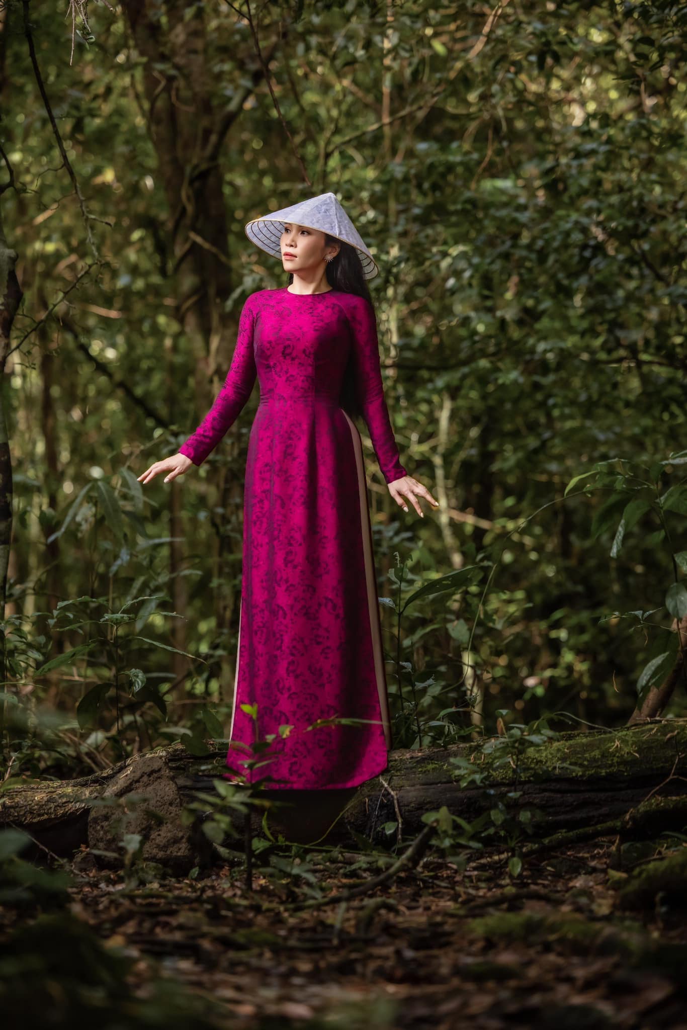 Chụp ảnh áo dài tại Vườn quốc Gia Nam Cát Tiên với Vải áo dài Cẩm Tú 1