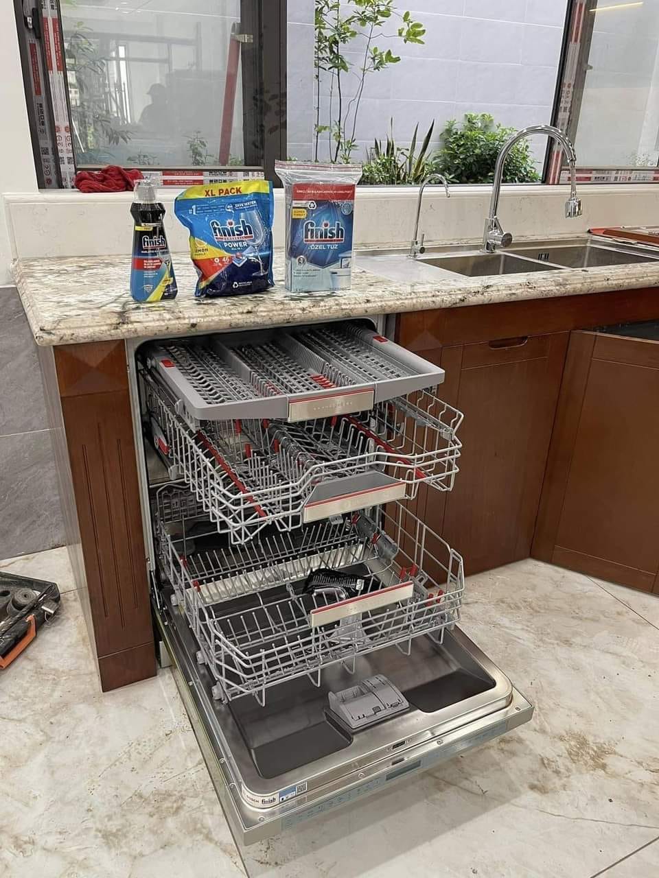 Hướng dẫn chọn mua máy rửa bát độc lập theo nhu cầu gia đình | Kithome 7 may rua bat bosch sms8tci01e serie 8 say zeolith 40