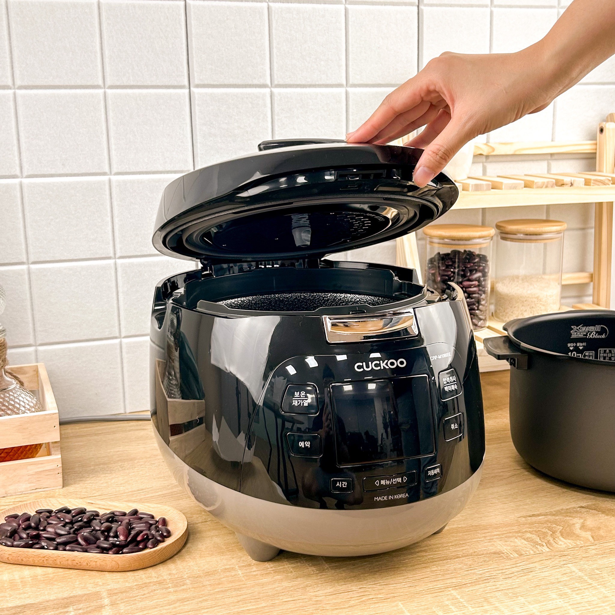 Nồi cơm điện cao tần Cuckoo CRP-M1060SE 1.8L