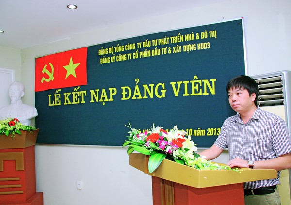 Chi bộ Công ty HUD3.3 tổ chức kết nạp Đảng viên năm 2013