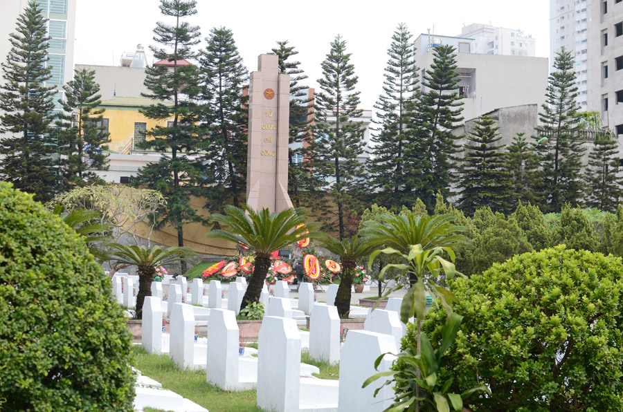 Tuổi trẻ HUD3 dâng hương tưởng nhớ các anh hùng liệt sỹ