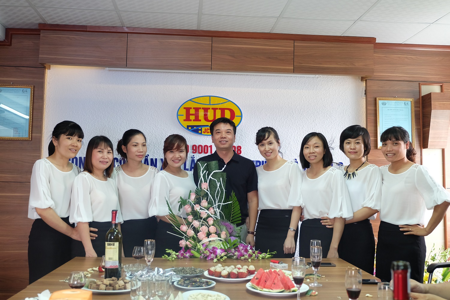 Công ty HUD3.3: Gặp mặt chị em nhân dịp Ngày phụ nữ Việt Nam