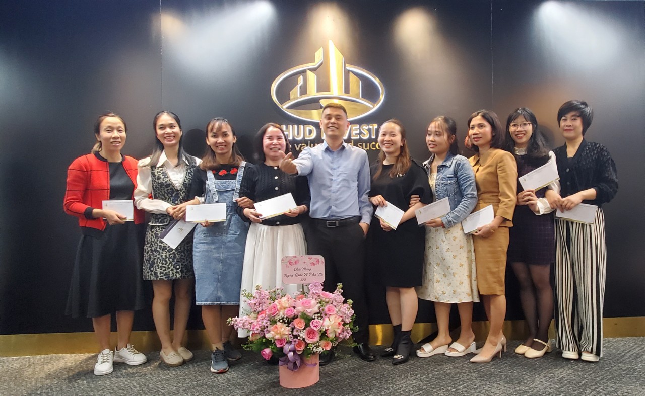 CÔNG TY HUD INVEST TỔ CHỨC QUỐC TẾ PHỤ NỮ 8.3 VÀ SINH NHẬT GIÁM ĐỐC CÔNG TY