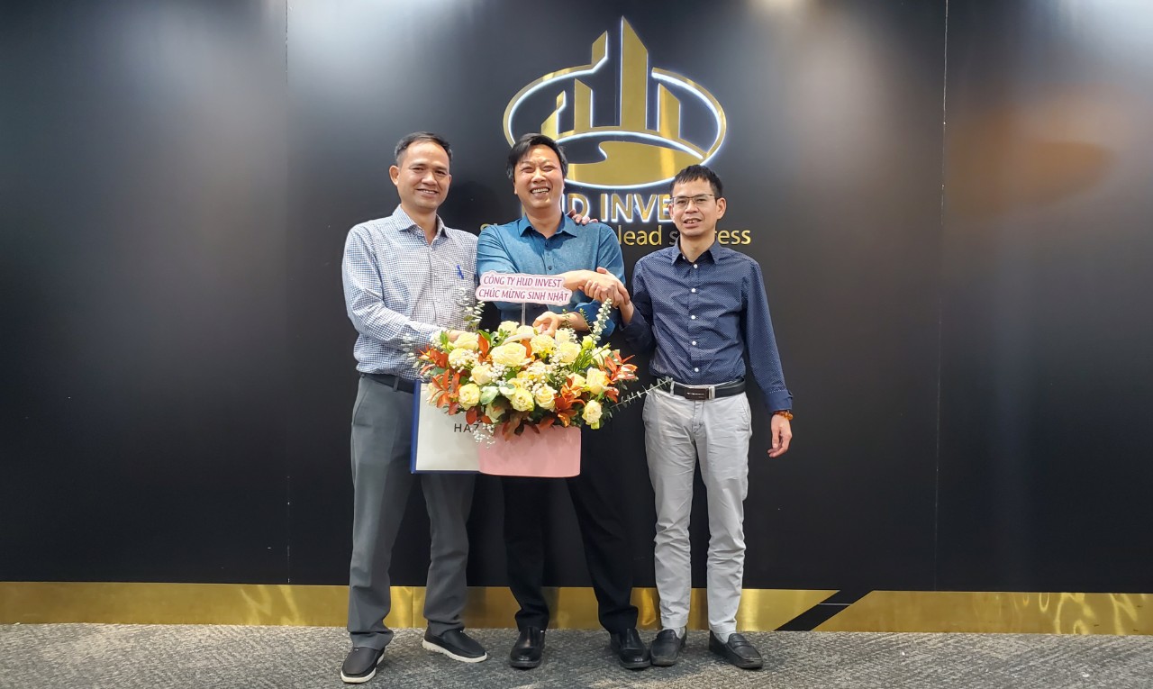 CÔNG TY HUD INVEST TỔ CHỨC KỶ NIỆM NGÀY QUỐC TẾ PHỤ NỮ (08/03)  VÀ SINH NHẬT CỦA GIÁM ĐỐC CÔNG TY