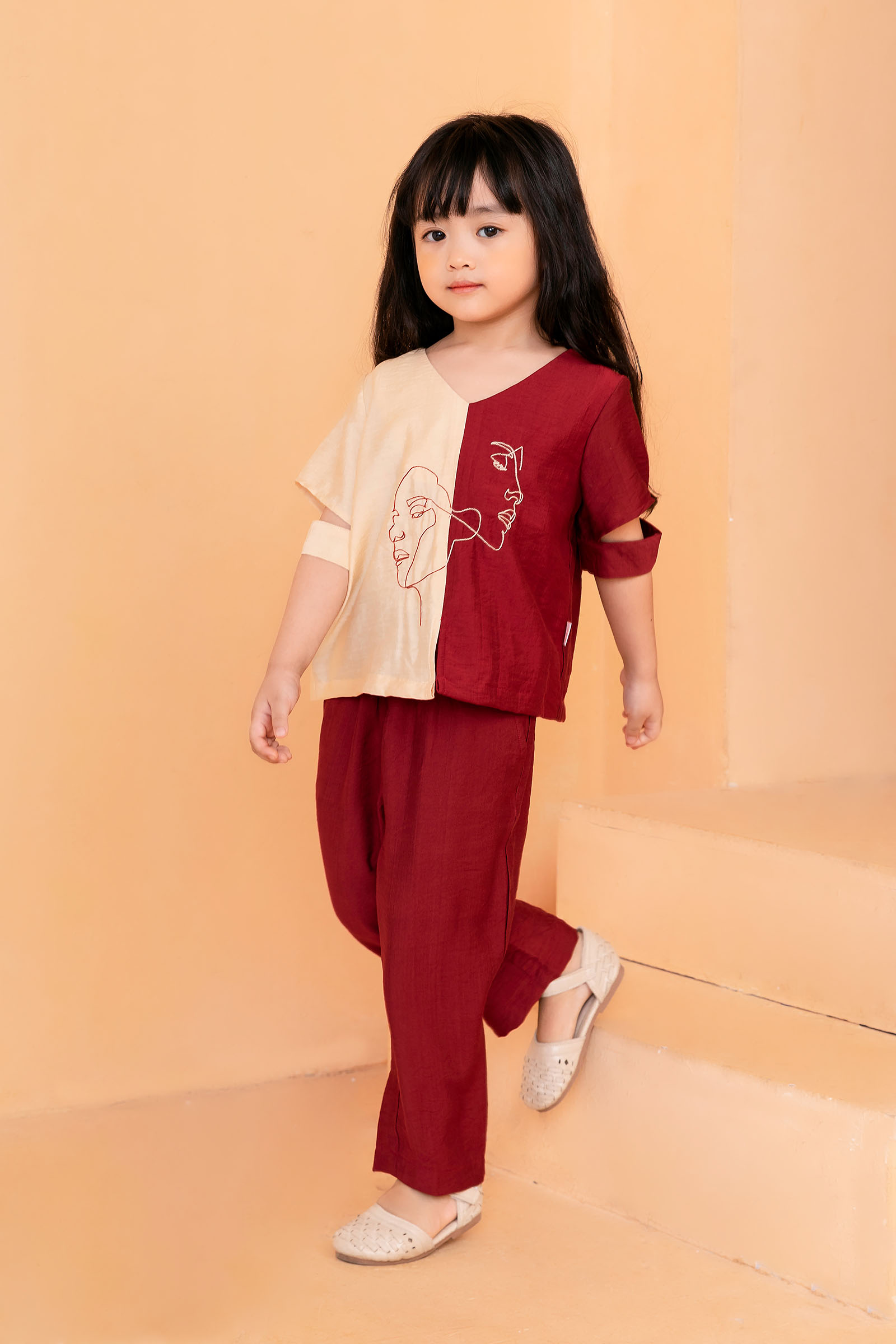 Áo ngắn tay bé gái be đỏ thêu hoạ tiết - KAN1208