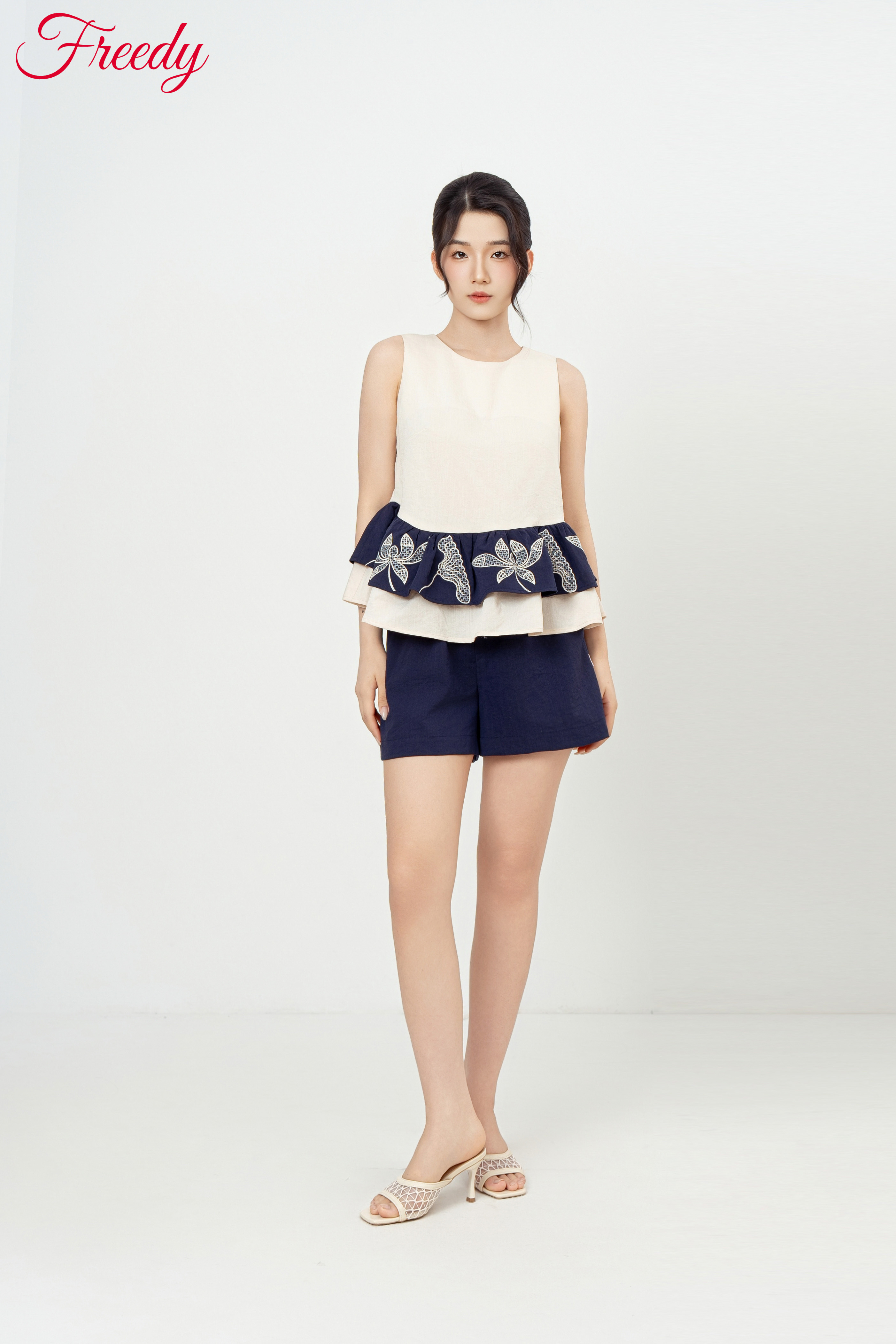 Bộ sát nách nữ thêu áo tầng bèo - WBS2603