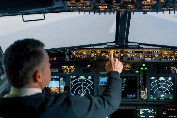 Từ Nhà máy đến Chuyến bay: Chống Ăn mòn và Bảo vệ ESD cho Thiết bị Điện tử Hàng không