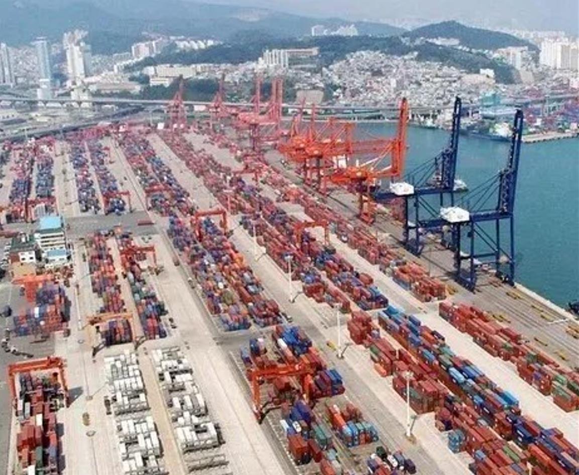 Tắc nghẽn nghiêm trọng tại cảng container lớn thứ hai thế giới !!
