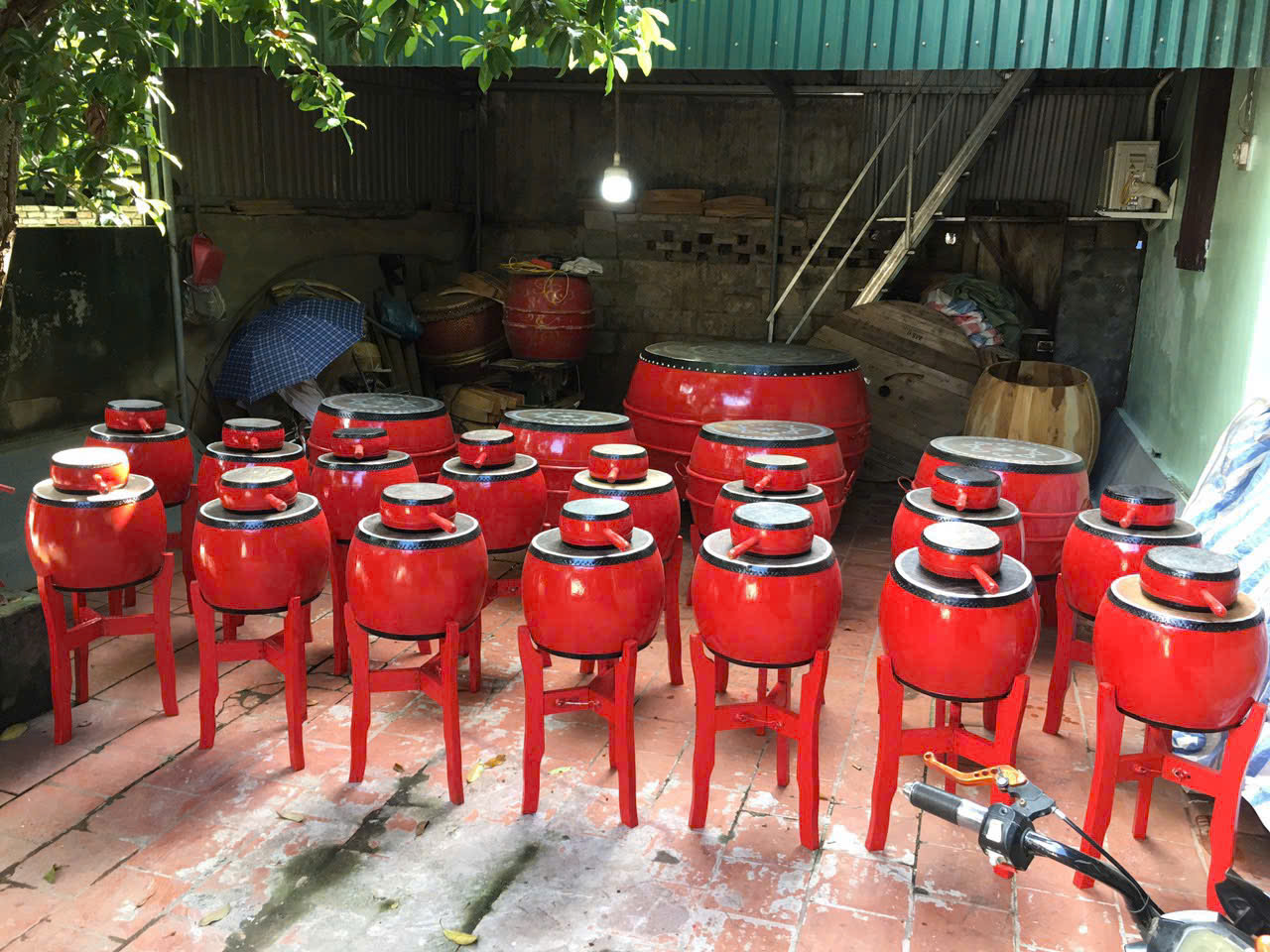 Dàn Trống Hội 29 Quả – Mẫu Dàn Trống Hội Hoành Tráng, Âm Thanh Hào Hùng, Phù Hợp Sân Khấu Lớn