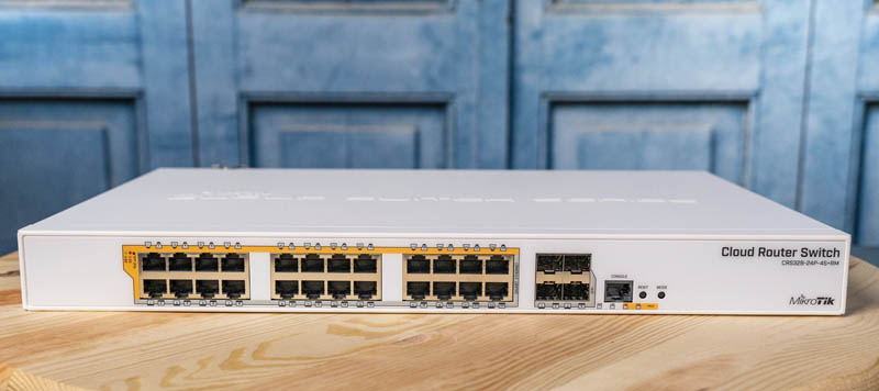 Switch PoE 24 cổng, 4 cổng sfp, 24 cổng gigabit hỗ trợ PoE, tổng công suất 496Wat