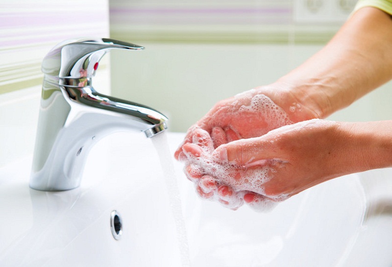 Cách chăm sóc da tay trắng mịn - vệ sinh đúng cách