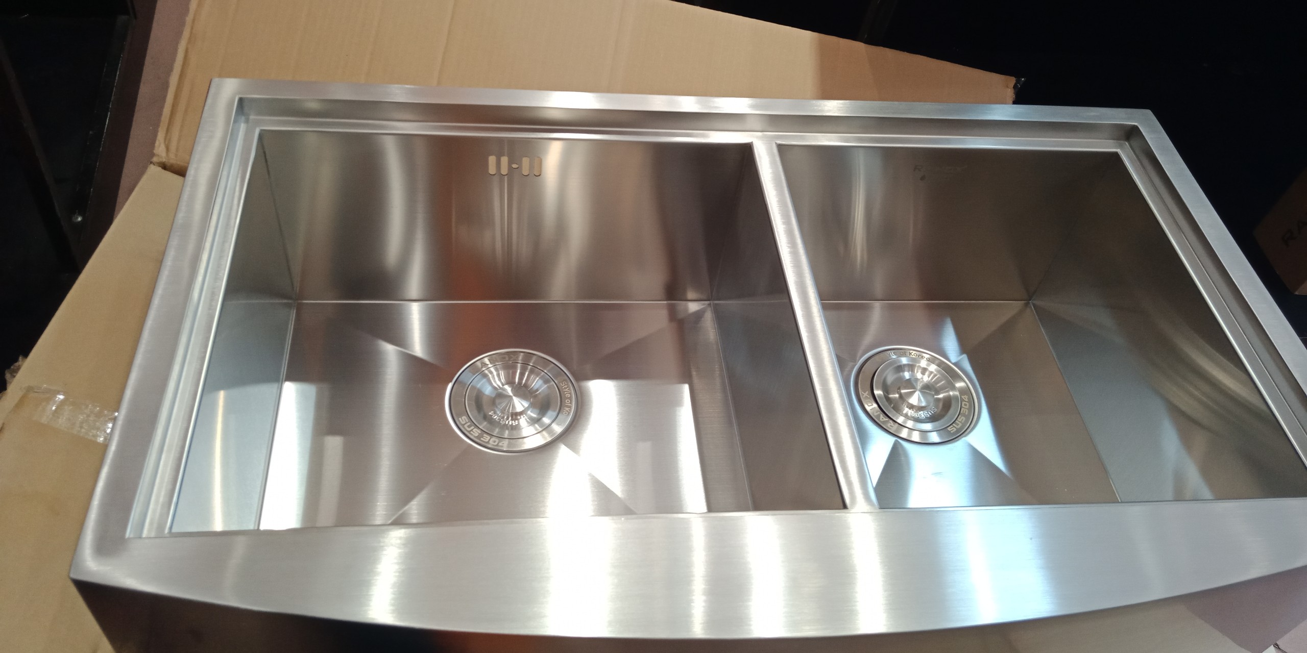 Lắp đặt chậu rửa bát âm bàn đá Ranox RN4499 02