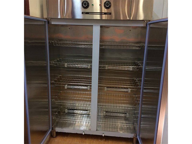 Tủ sấy khay cơm inox cho trường học, công ty 02