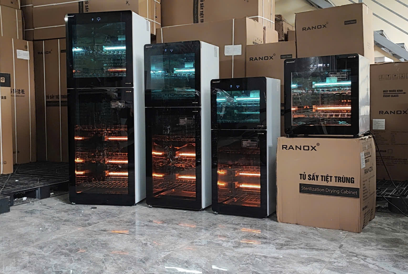 Tủ Sấy Tiệt Trùng Bát Đĩa RN380