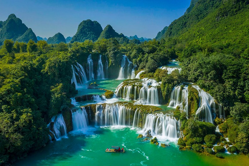 Tour Đông Tây Bắc 11 ngày 10 đêm