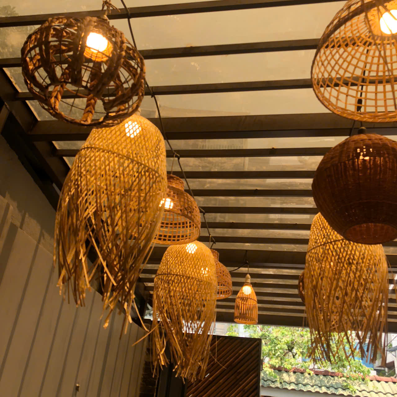 Chụp Đèn Tre Lá Sen Đơn Trang Trí Nhà hàng, Khách Sạn, Quán Cafe, Homestay