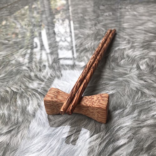 Gác đũa gỗ dừa - Kê Đũa Thìa Muỗng Đẹp - Chopstick Holder