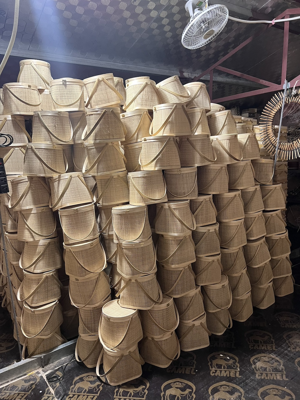 Giỏ trụ bằng tre xinh xắn - Giỏ đựng quà tặng, giỏ đi chơi dã ngoại