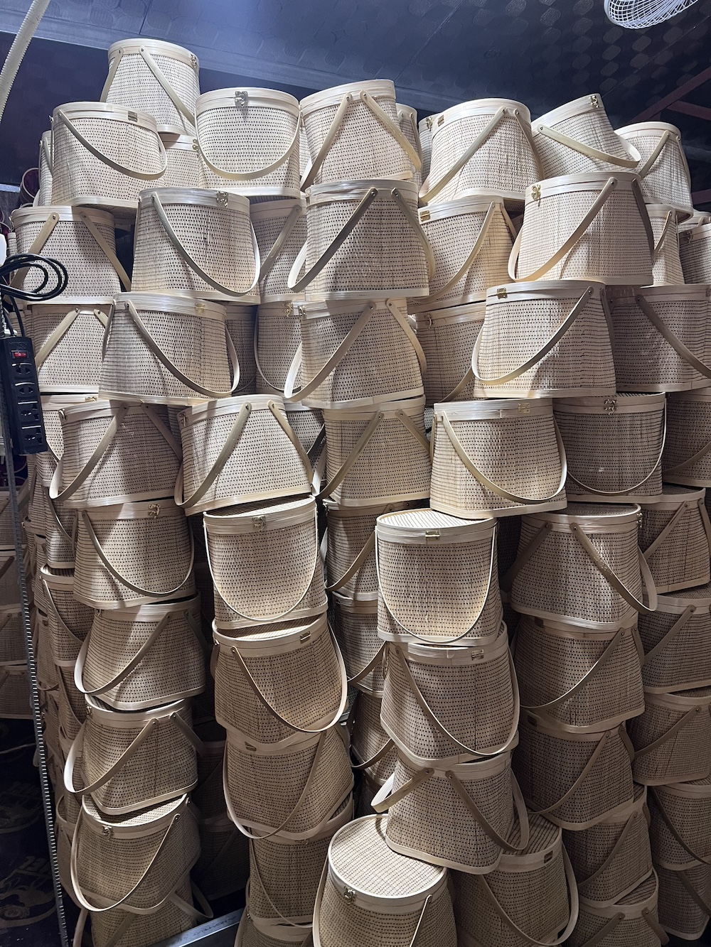 Giỏ trụ bằng tre xinh xắn - Giỏ đựng quà tặng, giỏ đi chơi dã ngoại