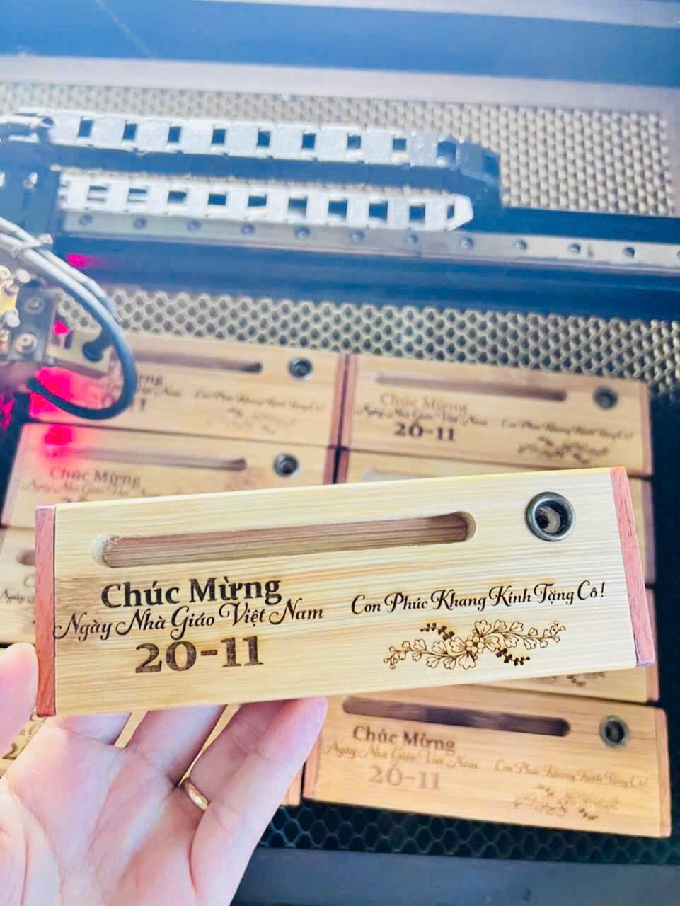 Set hộp bút kèm bút khắc tên logo hoặc câu chúc