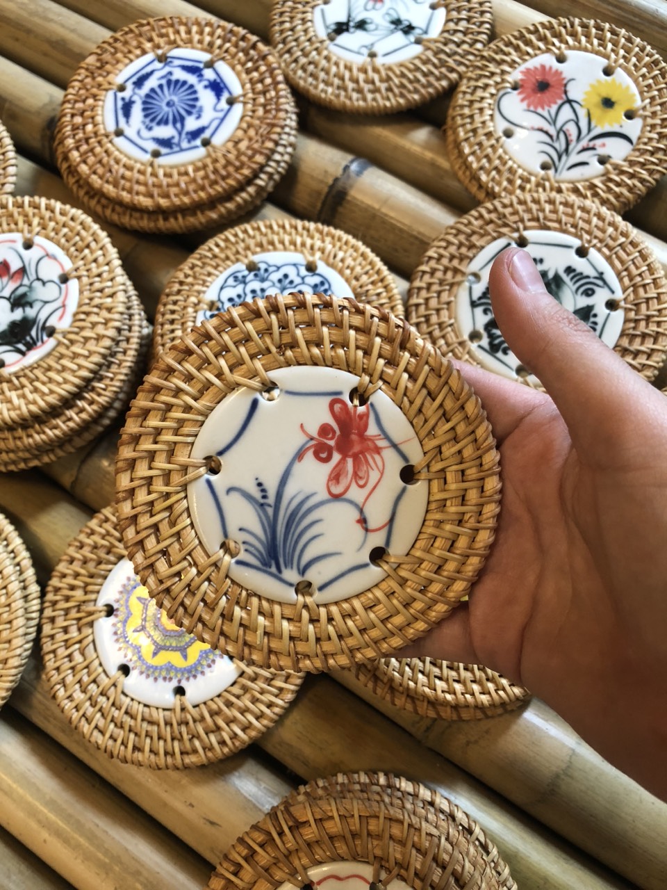 Lót mây sứ 9cm làm quà tặng decor xinh xắn (nhiều mẫu) - Ceramic Coaster