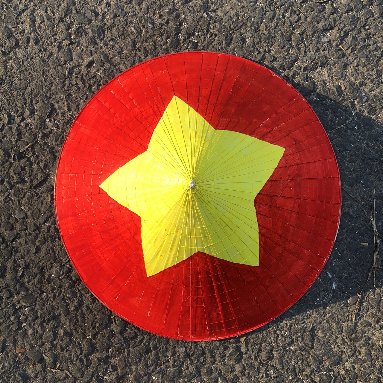 Nón lá Huế vẽ trang trí decor phong cách đồng quê -  Nón lá biểu diễn văn nghệ nhiều kích thước