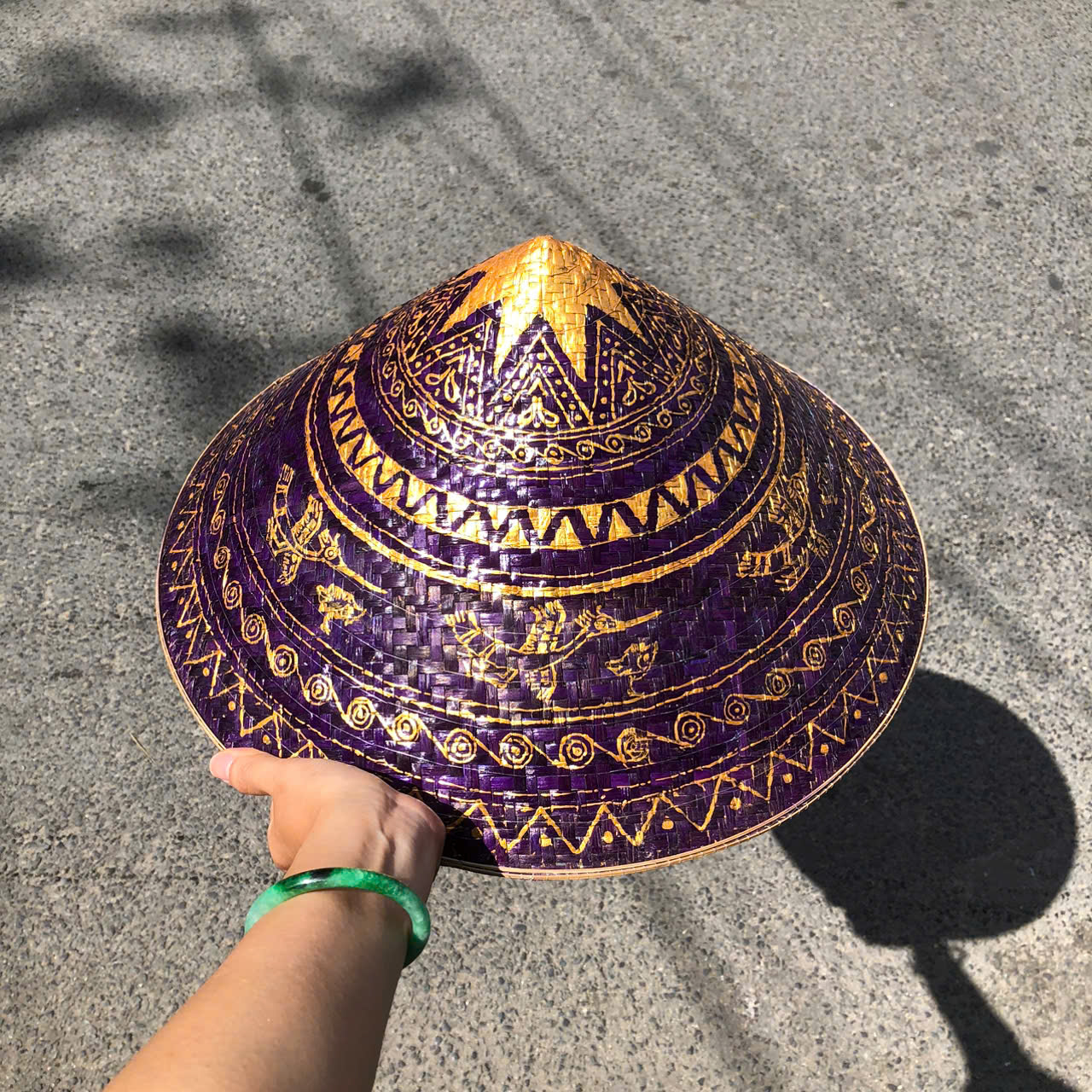 Nón lá cỏ bàng vẽ mẫu trống đồng - Nón cỏ chắc chắn (mẫu đẹp)