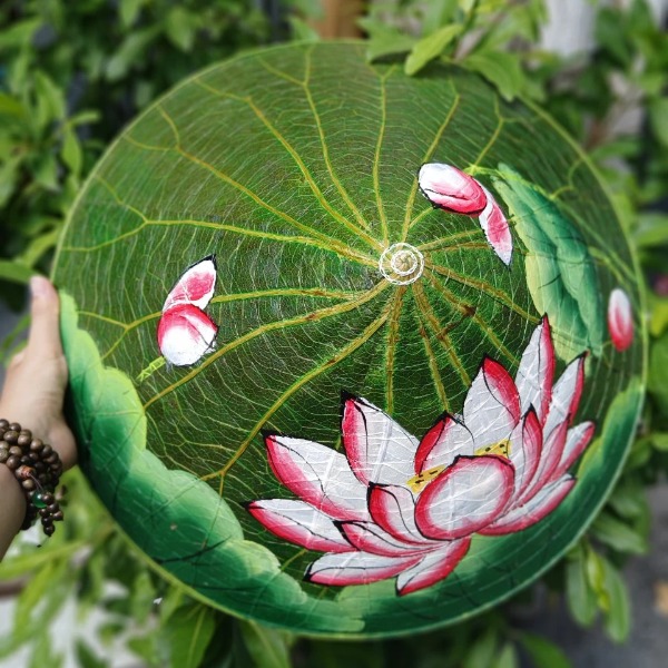 Nón lá bằng sen vẽ hoa - Nón lá sen chắc chắn (mẫu đẹp)
