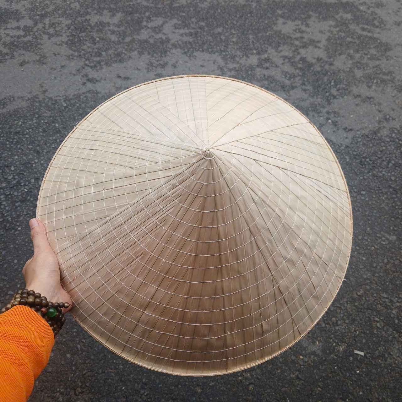 Nón lá Huế trang trí deco phong cách đồng quê -  Nón lá biểu diễn văn nghệ nhiều kích thước