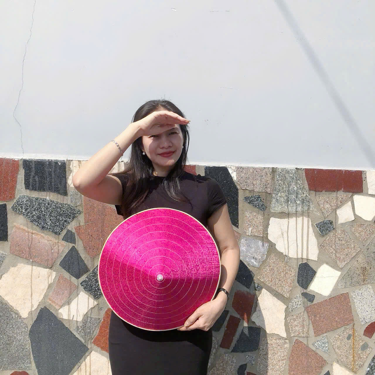 Nón lá LỤA đẹp - Nón lụa 2 lớp dày chắc chắn dùng che nắng/ chụp ảnh (có sẵn dây nón)