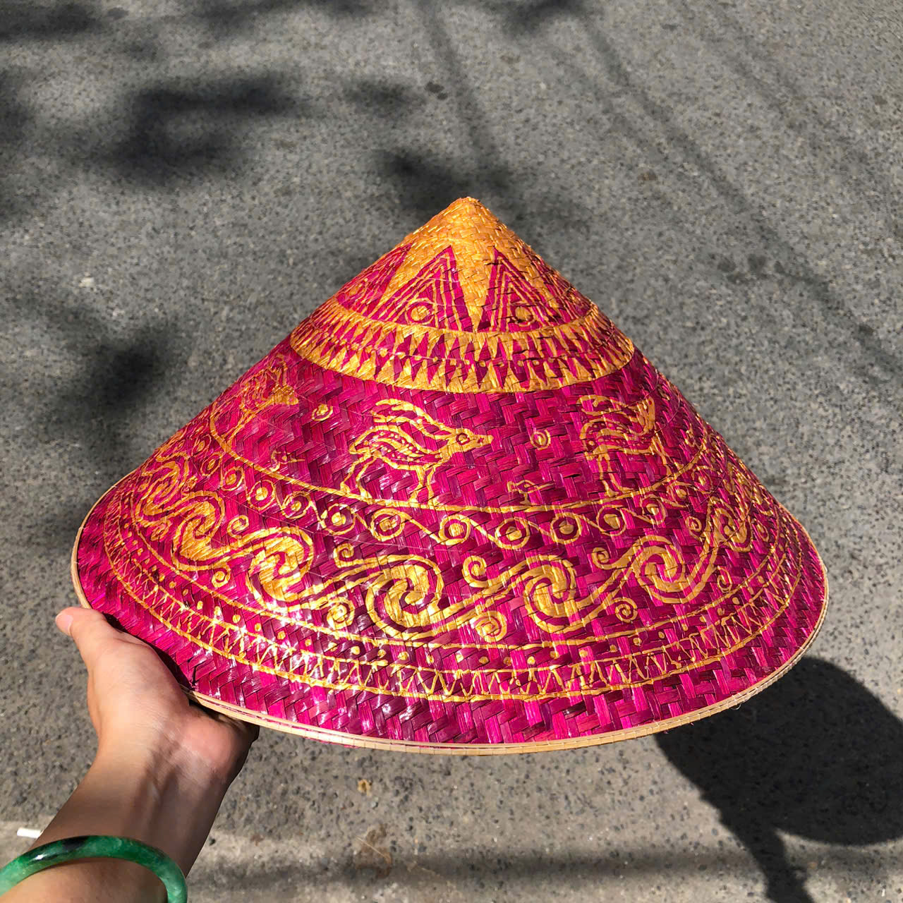 Nón lá cỏ bàng vẽ mẫu trống đồng - Nón cỏ chắc chắn (mẫu đẹp)