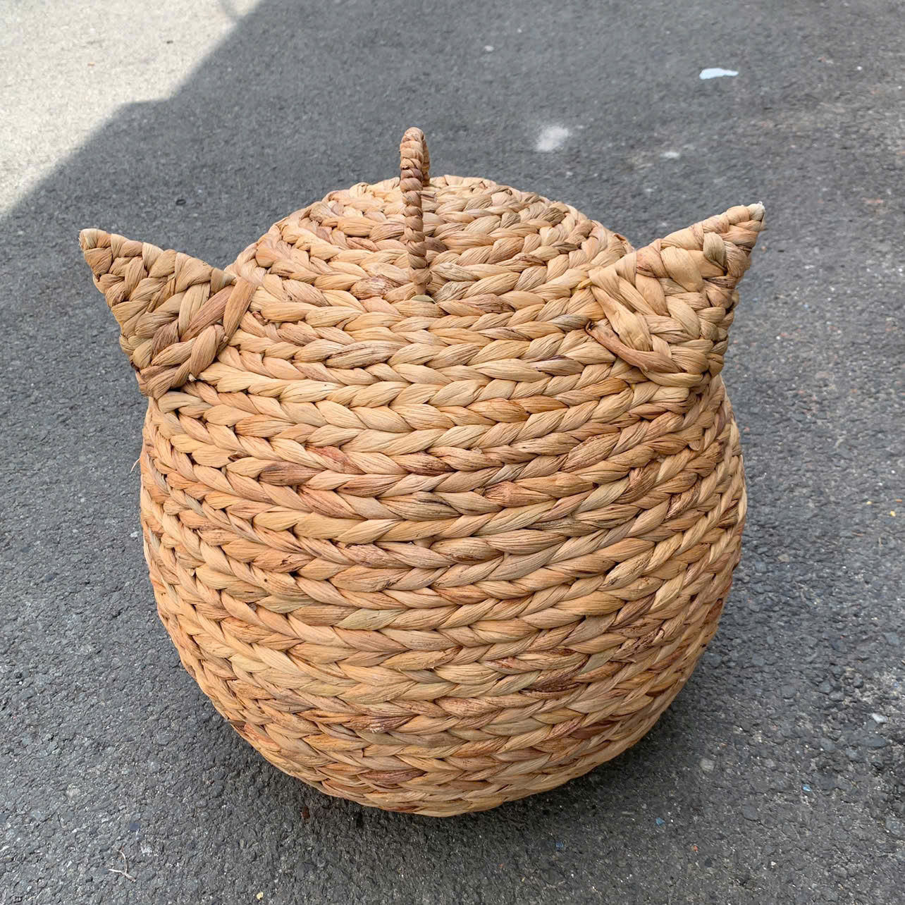 Ổ mèo tròn có tai mèo bằng lục bình có kèm đệm